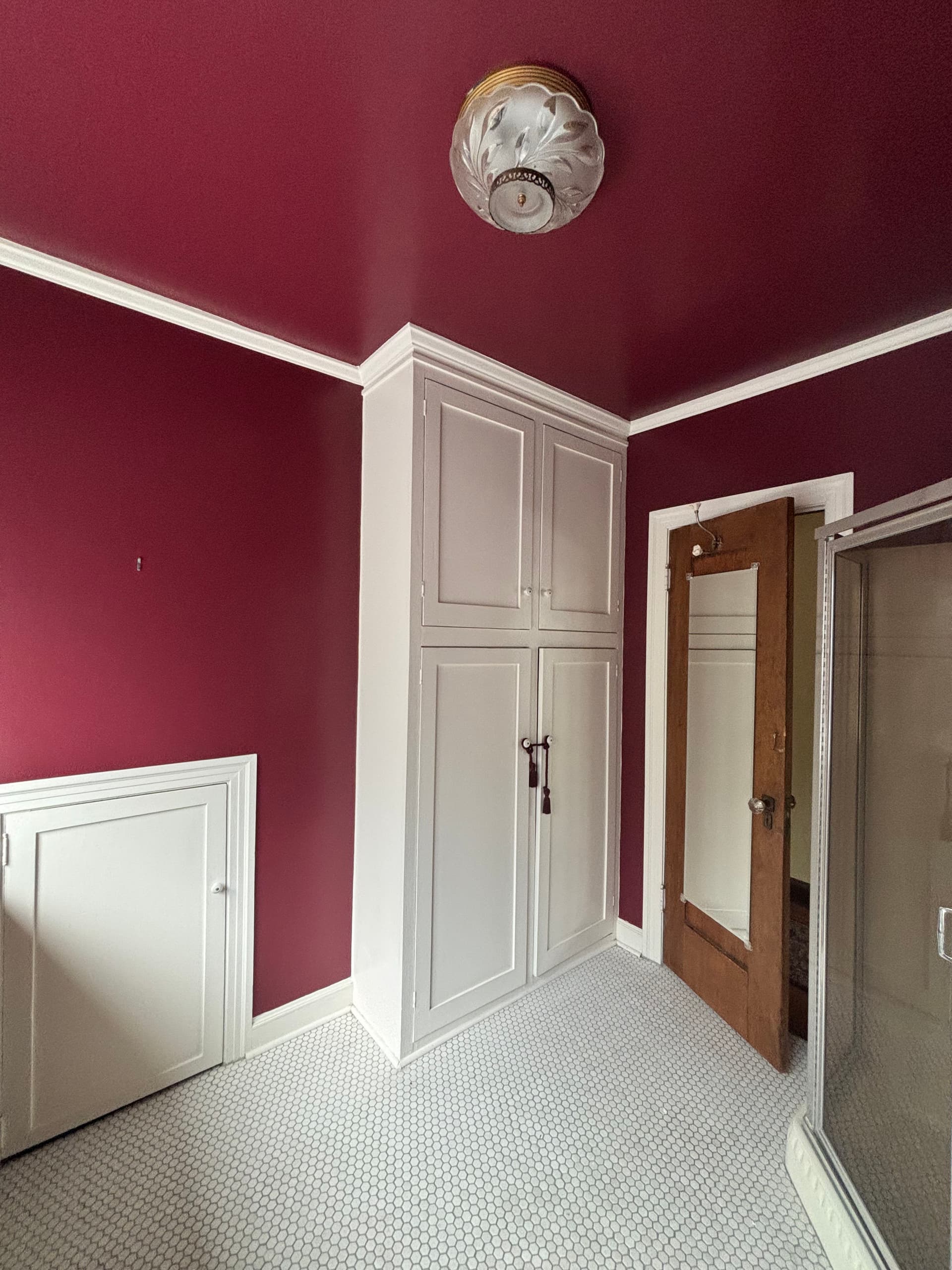 Gallery photos for A Bold Bathroom Color Refresh That Actually Delivers: Image #2