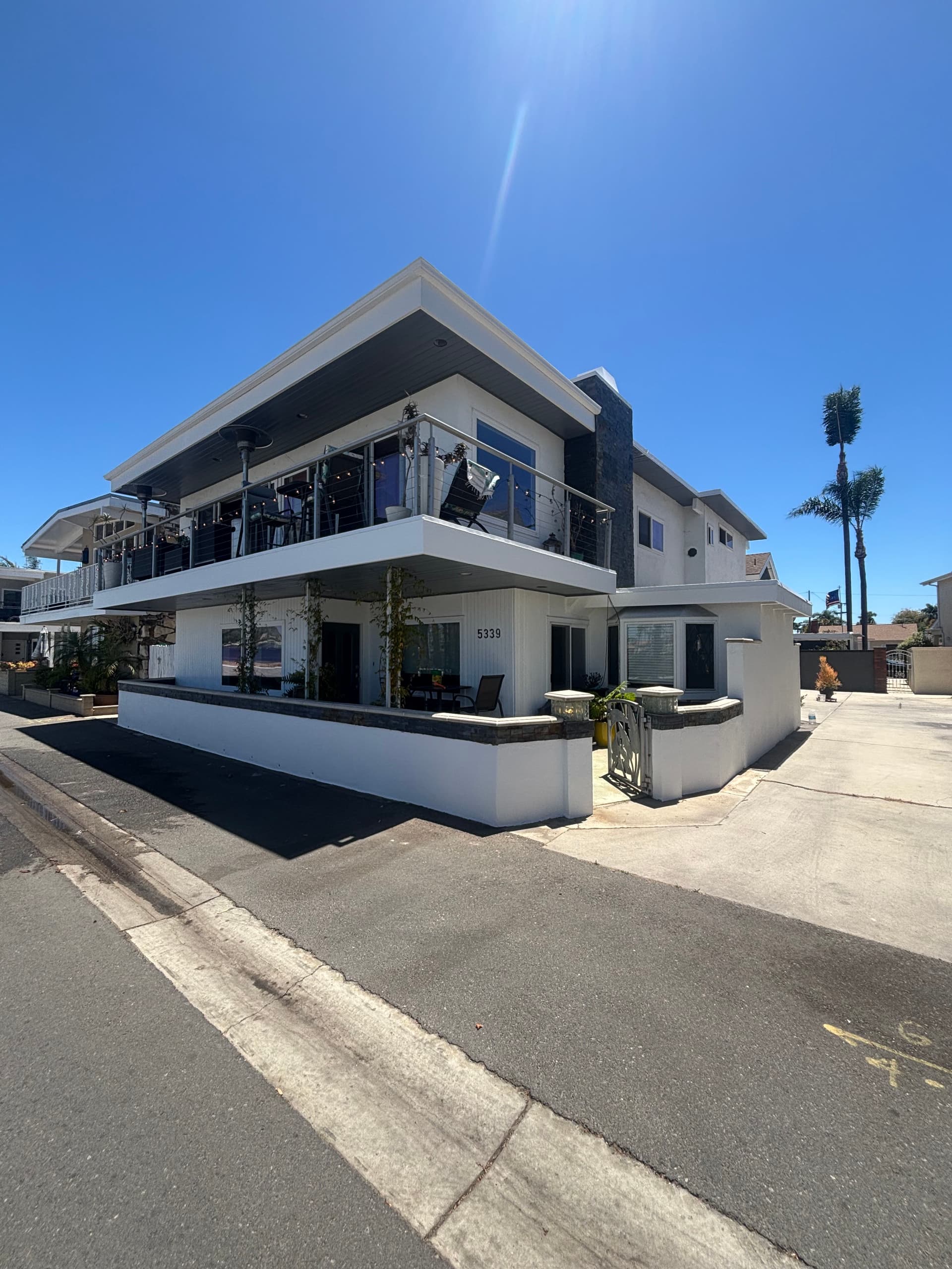 Gallery photos for Full Exterior Repaint on a Two-Story Coastal Home: Image #1
